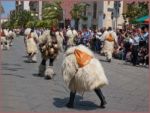 Cavalcata Sarda , Sassari. Costume dei mamunthones.